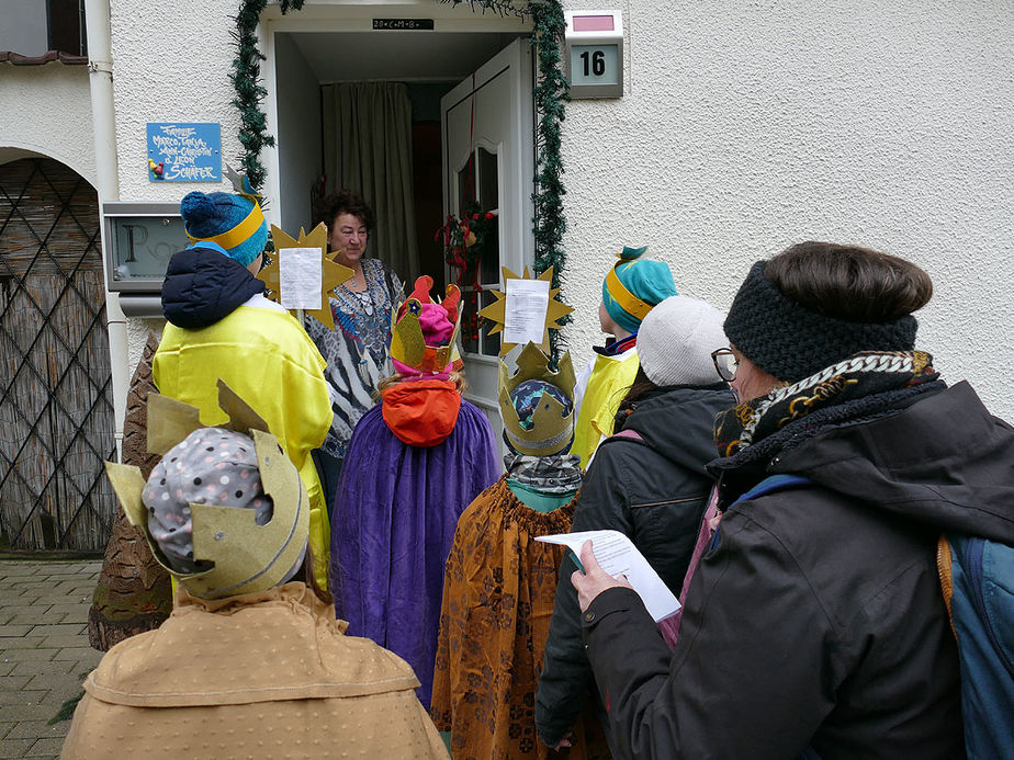 Dreikönigssingen der Sternsinger in Naumburg (Foto: Karl-Franz Thiede)